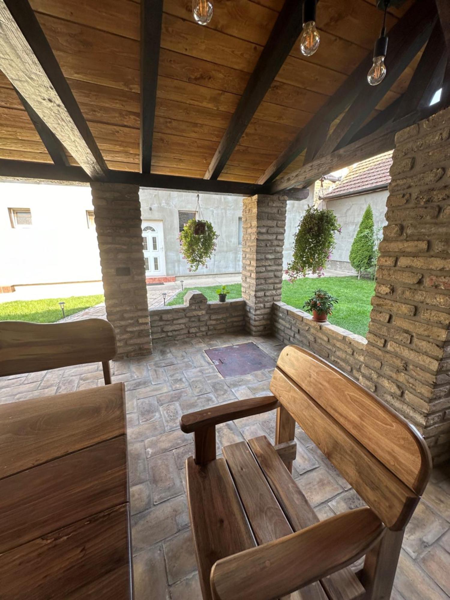 Sobe Tanja Apartment Subotica Bagian luar foto